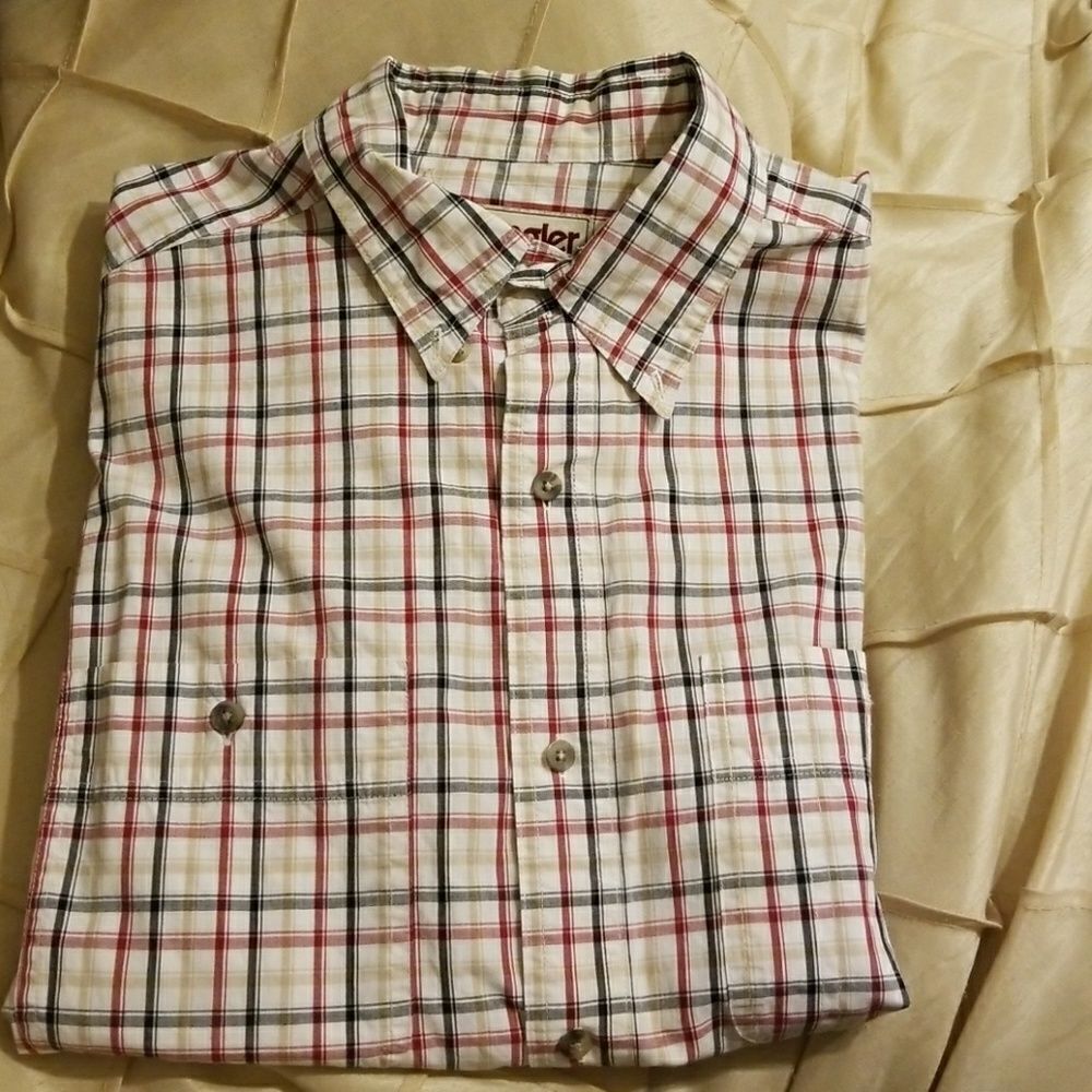 Wrangler Men's short sleeve dress shirt